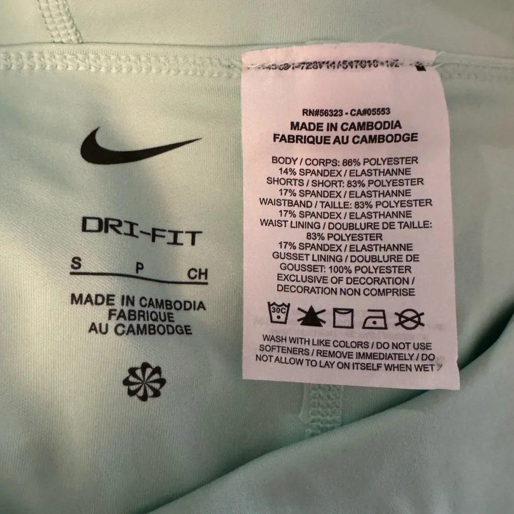 NWT Nike club dri-fit golf skort skirt, built in shorts, in pastel mint Sz Small